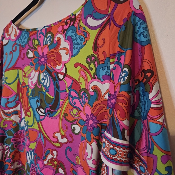 Trina Turk Fiji Flowers Swim Cover Up Large - Picture 3 of 9